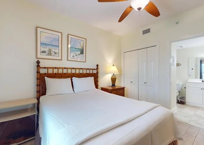 Crystal Shores 303 Apartment