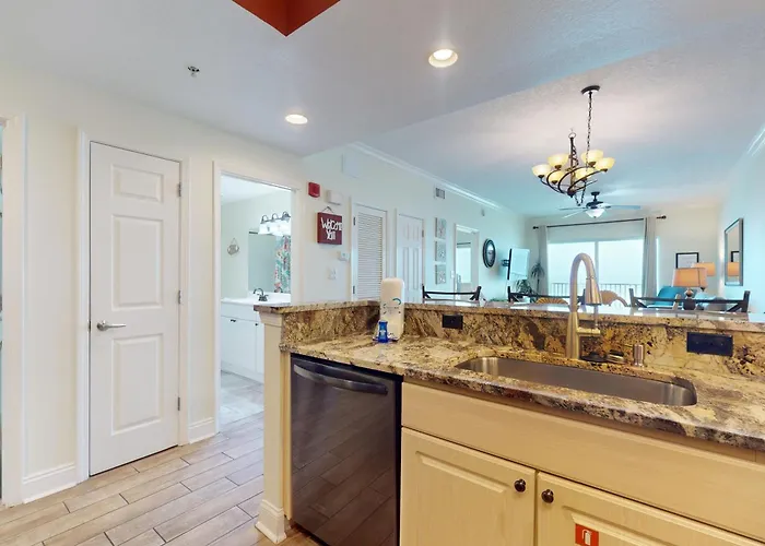 Apartment Crystal Shores 303