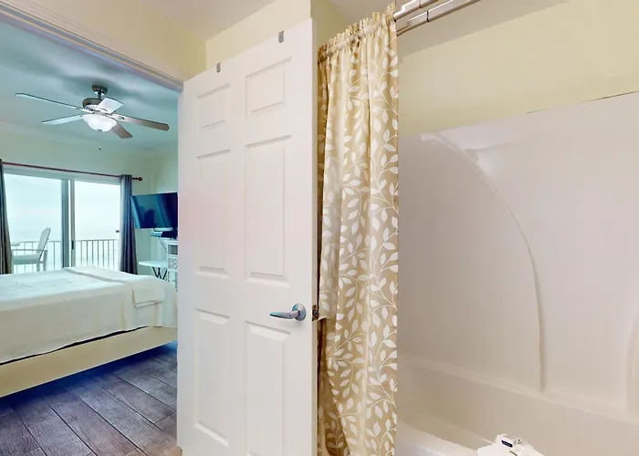 Crystal Shores 303 Apartment *