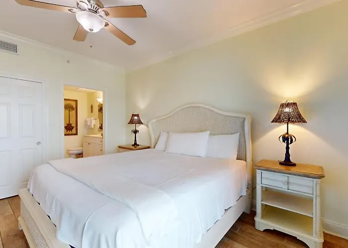 Crystal Shores 303 Holiday home
